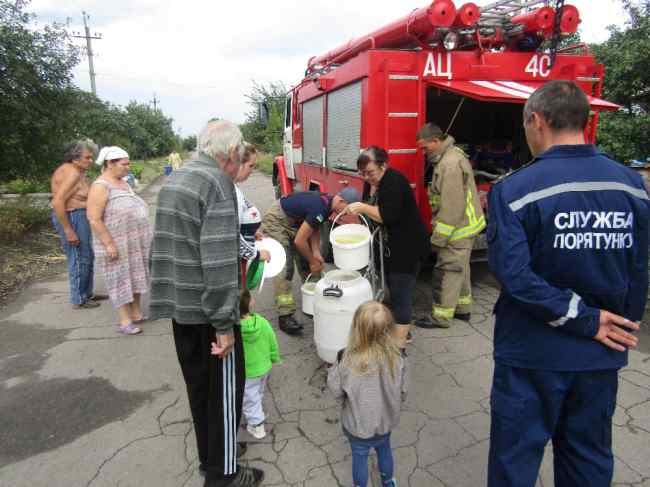 В Авдіївці продовжується підвіз питної води населенню